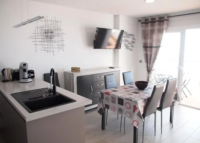 Miramar M24a * Roses